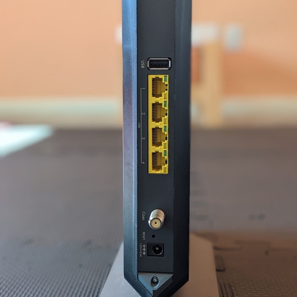 NETGEAR - Nighthawk AC1900 Router with DOCSIS 3.0 Cable Modem - Black - Picture 2 of 6